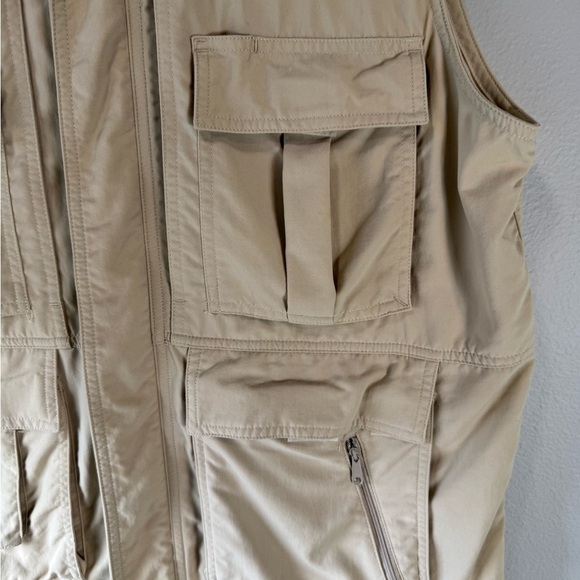 Men's Tan Travelsmith Vest - Picture 2 of 11